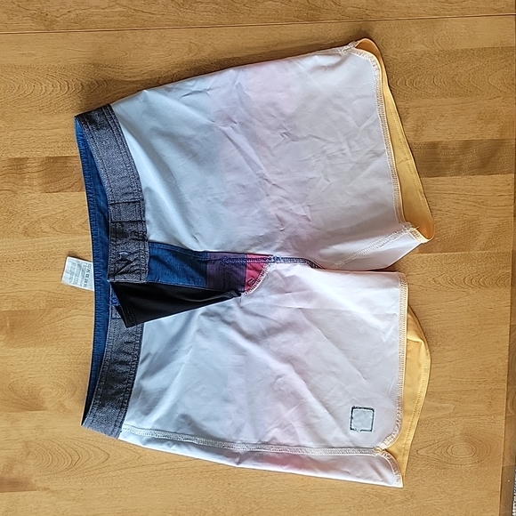 Rip Curl Mirage Boardshorts size 30 - Picture 3 of 6